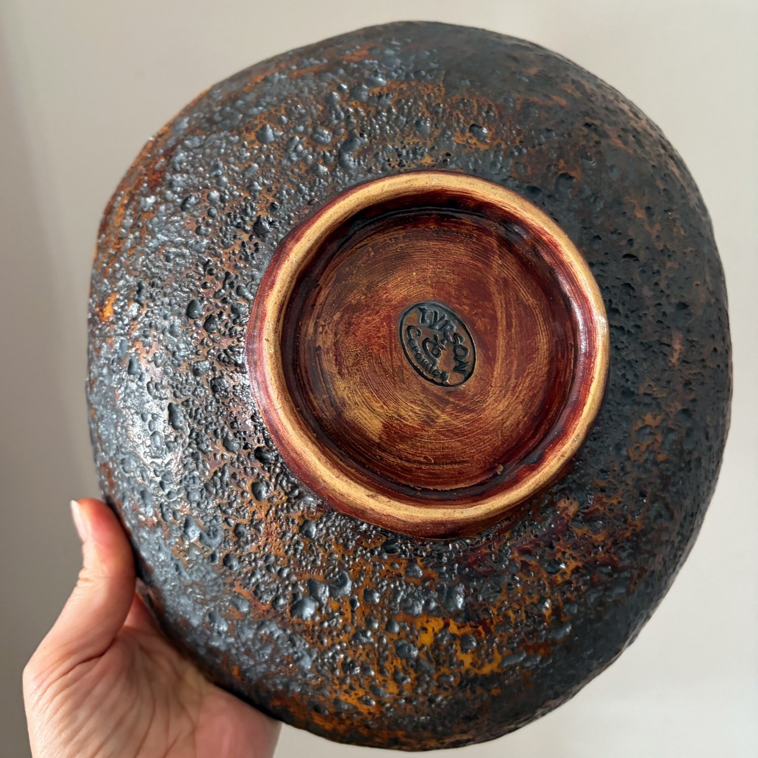Handmade Ceramic Bowl – Blue Crackle Glaze – 26 cm - Image 5